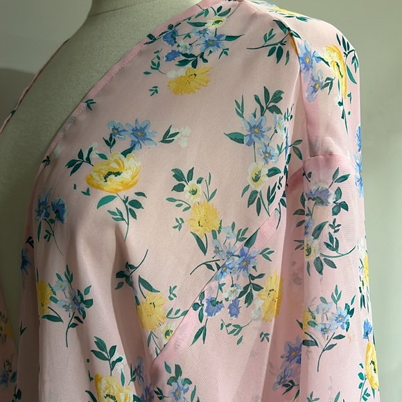 Ultra Flirt Soft Pink Flower Bloom High Low Kimono - Picture 6 of 16